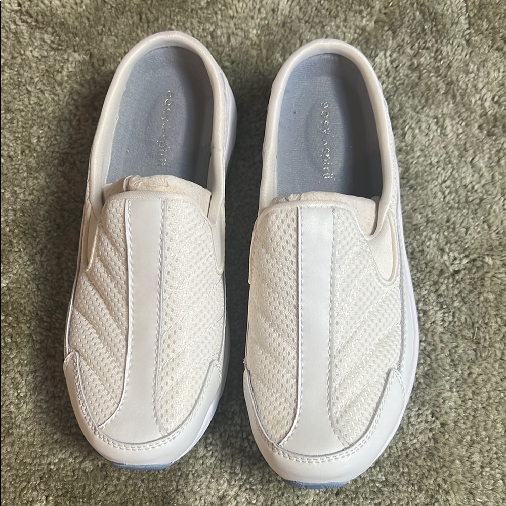 Women’s size 6 M hot race, white easy spirit slides